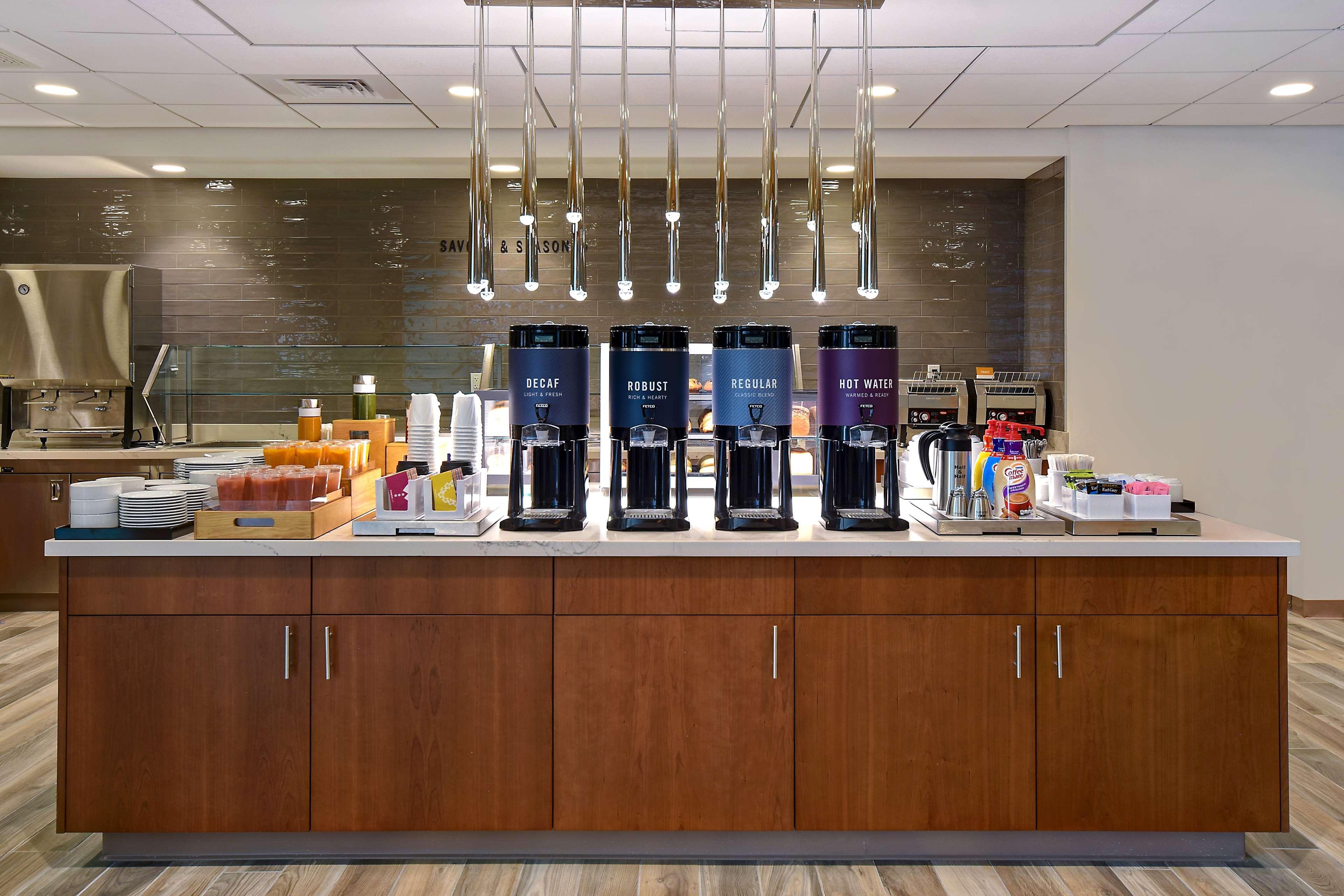 Hampton Inn & Suites Las Vegas Convention Center - No Resort Fee Экстерьер фото